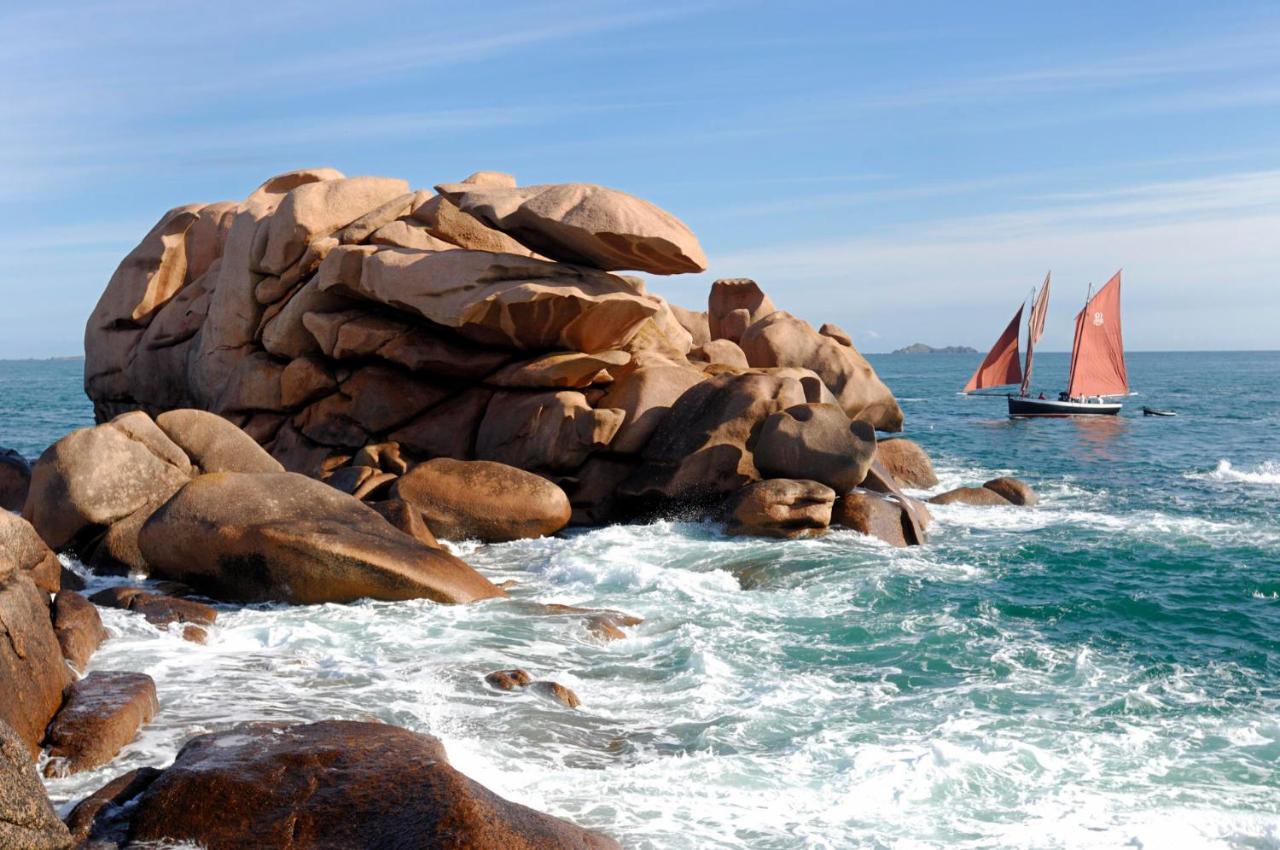 Vue Mer Cote De Granit Rose En Bretagne Trebeurden Luaran gambar